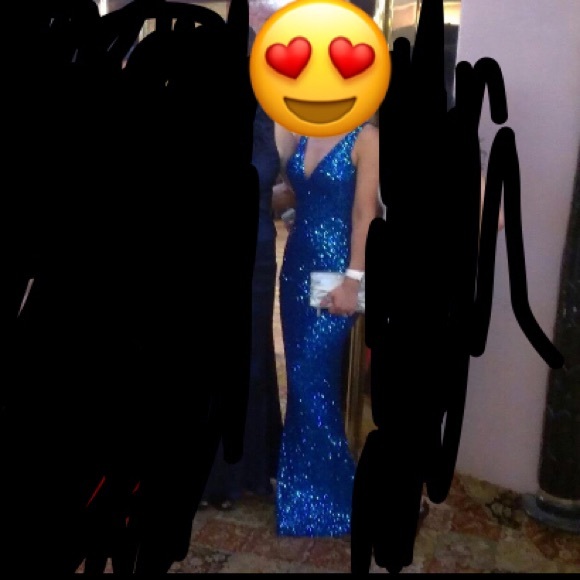 Dress - Picture 3 of 4